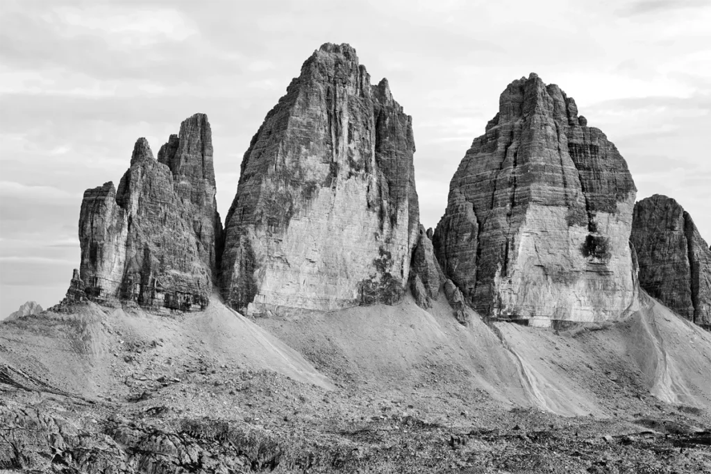 tre-cime-di-lavaredo-mountains copia 2